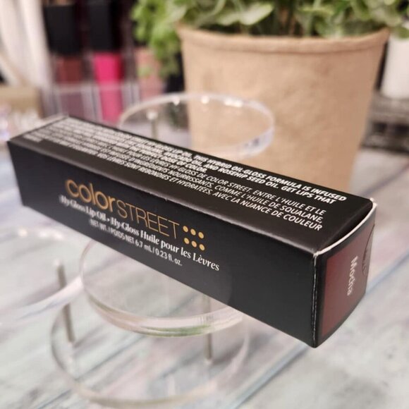 Color Street Lip Oil- Mocha - Picture 4 of 4